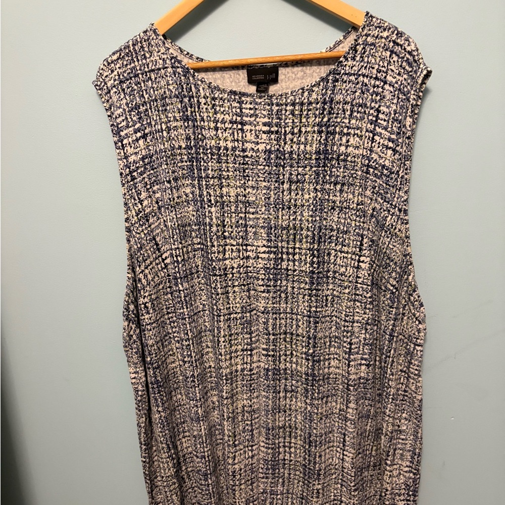 Sleeveless Blue and White sleeveless shirt